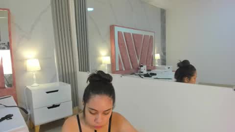 Megan Sweet online show from December 17, 2025, 8:04 pm