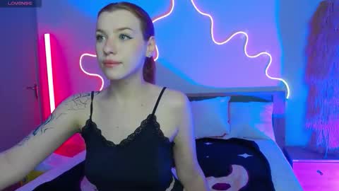 megancat333 online show from November 17, 2025, 4:57 pm