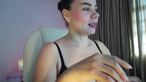 Snapshot of megandupont chatting on February 7, 2026, 1:48 pm Megan M online show from February 7, 2026, 1:48 pm