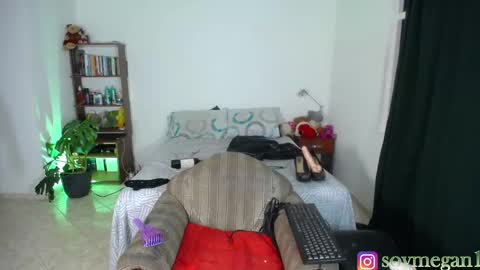 Snapshot of meganhot15 chatting on December 14, 2025, 1:55 am megan online show from December 14, 2025, 1:55 am