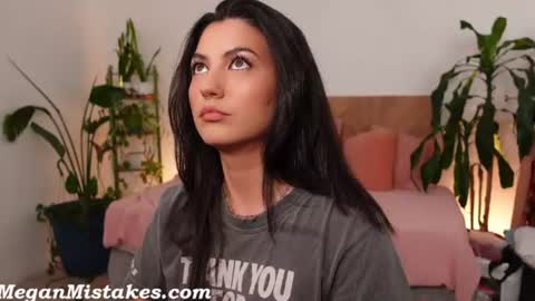 Snapshot of meganmistakes chatting on August 4, 2026, 11:40 pm Megan Mistakes online show from August 4, 2026, 11:40 pm