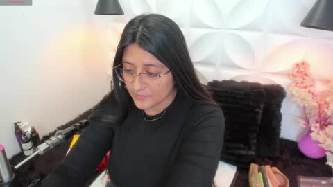 Snapshot of megann__up chatting on February 8, 2026, 3:32 am Megan online show from February 8, 2026, 3:32 am