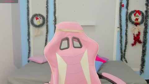 Megan Queen online show from December 30, 2024, 1:58 pm