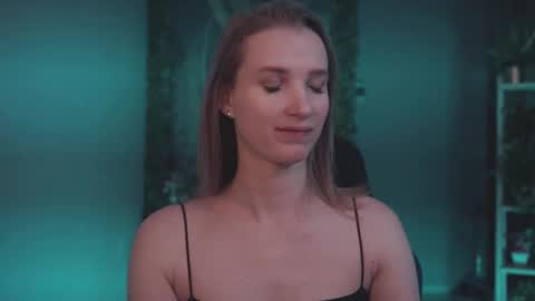 Snapshot of meganrodgers chatting on March 4, 2026, 5:41 pm megan online show from March 4, 2026, 5:41 pm