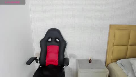 Snapshot of meganzarick chatting on October 3, 2025, 7:55 pm M E G A N online show from October 3, 2025, 7:55 pm