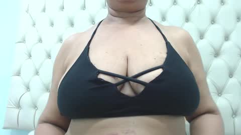 Snapshot of megatitsxxx chatting on December 14, 2024, 5:58 pm milfpleasure online show from December 14, 2024, 5:58 pm