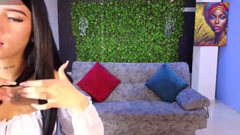 Mei online show from November 26, 2025, 11:44 am