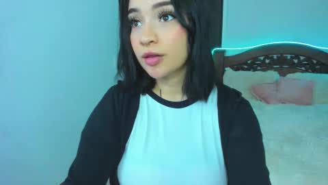 Snapshot of meily_oficial chatting on February 22, 2026, 2:02 am IG soymeily oficial online show from February 22, 2026, 2:02 am