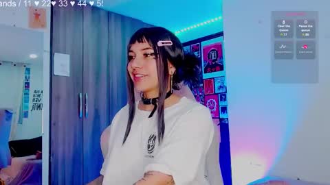 Snapshot of mel_dahlia chatting on January 23, 2025, 2:23 am Melissa - - Please help me to reach 100 thumbs up online show from January 23, 2025, 2:23 am