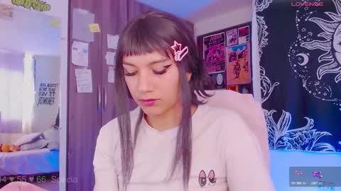 Snapshot of mel_dahlia chatting on September 26, 2025, 5:17 pm Melissa - - Please help me to reach 100 thumbs up online show from September 26, 2025, 5:17 pm