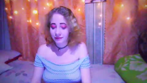 Snapshot of mel_mellie chatting on December 16, 2024, 10:45 pm Mel Mellie online show from December 16, 2024, 10:45 pm