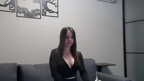 Snapshot of meladams chatting on January 11, 2025, 8:10 pm meladams online show from January 11, 2025, 8:10 pm