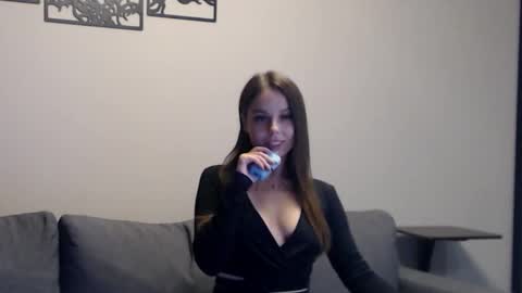 Snapshot of meladams chatting on September 18, 2025, 8:33 pm meladams online show from September 18, 2025, 8:33 pm