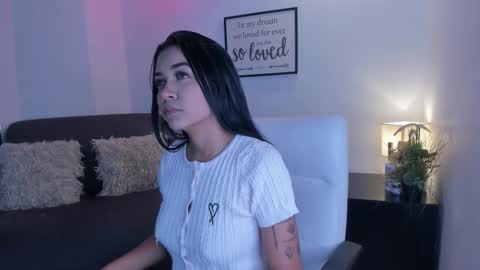 melan_owen online show from December 5, 2025, 10:57 am