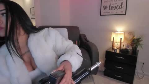 Snapshot of melan_owen chatting on January 16, 2026, 11:03 am melan_owen online show from January 16, 2026, 11:03 am