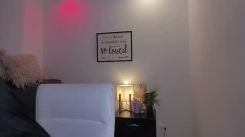 Snapshot of melan_owen chatting on January 18, 2026, 11:03 am melan_owen online show from January 18, 2026, 11:03 am