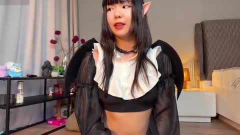 Melana online show from October 31, 2025, 11:33 am