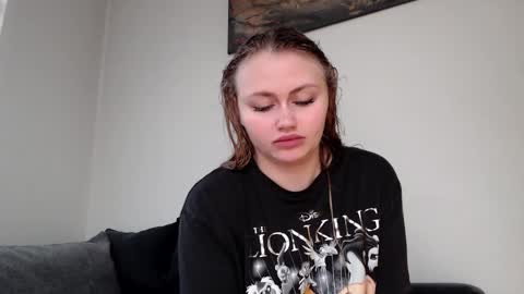 Snapshot of melani_a chatting on January 23, 2025, 11:04 am Melania online show from January 23, 2025, 11:04 am
