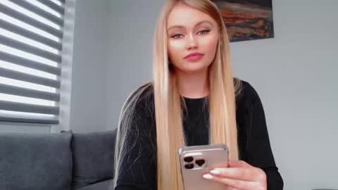 Melania online show from November 14, 2025, 10:58 am