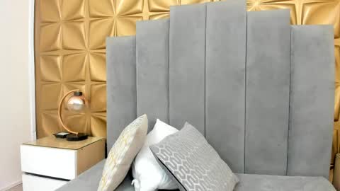 Snapshot of melani_dream chatting on April 16, 2026, 1:45 pm Melani online show from April 16, 2026, 1:45 pm