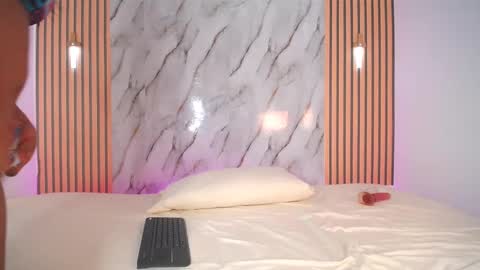 Snapshot of melani_eli chatting on October 10, 2025, 1:54 pm Melani eli online show from October 10, 2025, 1:54 pm