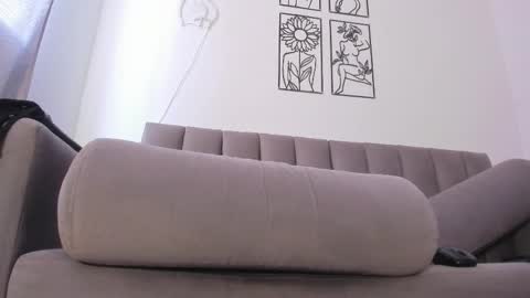 melani greyy online show from October 28, 2025, 9:17 pm