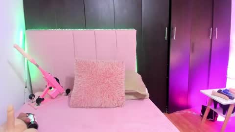 Snapshot of melani_xc chatting on December 2, 2024, 5:26 pm MELANI - online show from December 2, 2024, 5:26 pm