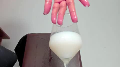 Snapshot of melania_browis chatting on October 5, 2025, 4:05 pm Melania online show from October 5, 2025, 4:05 pm