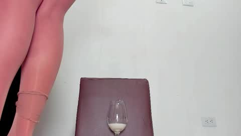 Snapshot of melania_browis chatting on December 18, 2025, 12:33 pm Melania online show from December 18, 2025, 12:33 pm