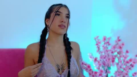 Snapshot of melanie_bianco chatting on November 8, 2025, 4:23 am Melanie online show from November 8, 2025, 4:23 am