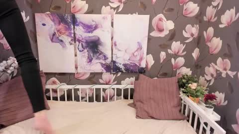 Snapshot of melanie_grant chatting on February 28, 2025, 1:14 pm Melanie online show from February 28, 2025, 1:14 pm