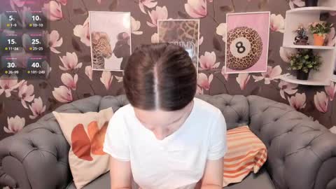 Snapshot of melanie_grant chatting on May 23, 2026, 8:29 am Melanie online show from May 23, 2026, 8:29 am