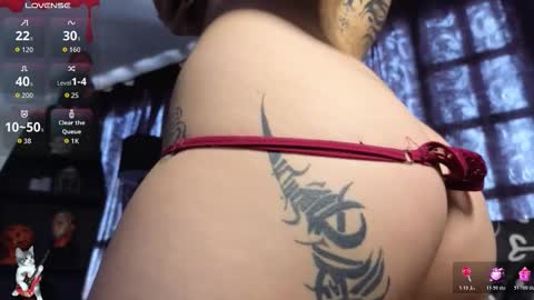 Snapshot of melanie_nyx chatting on October 27, 2025, 2:10 pm Mel online show from October 27, 2025, 2:10 pm