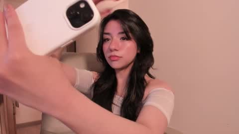 Snapshot of melanie_owo chatting on February 12, 2026, 12:05 am Melanie online show from February 12, 2026, 12:05 am