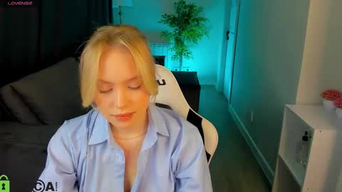 Melanie online show from October 17, 2025, 12:47 am