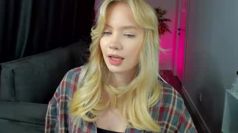 Melanie online show from October 21, 2025, 11:16 pm