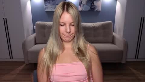 Melanie Bennett online show from November 12, 2025, 6:58 am