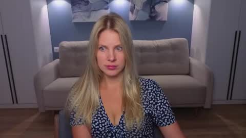 Melanie Bennett online show from July 25, 2026, 12:03 pm