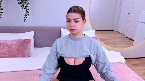 Snapshot of melaniecarterr chatting on November 7, 2025, 4:18 pm Melanie online show from November 7, 2025, 4:18 pm