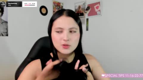 Snapshot of melanieev chatting on December 27, 2024, 4:43 pm mel online show from December 27, 2024, 4:43 pm