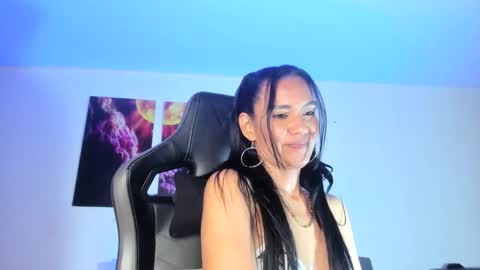 melannia_hills online show from January 20, 2025, 1:00 pm