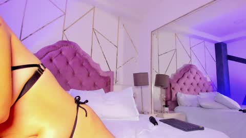 MelanyLuv online show from February 19, 2025, 1:29 am