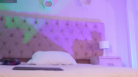 Snapshot of melanny_luv chatting on January 31, 2026, 8:40 pm MelanyLuv online show from January 31, 2026, 8:40 pm