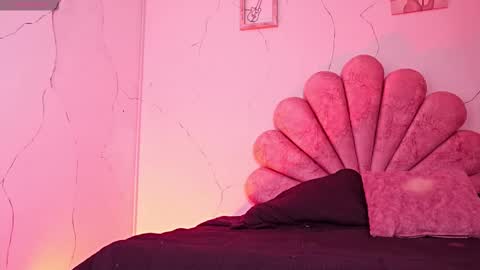 Snapshot of melanny_luv chatting on March 24, 2026, 9:09 pm MelanyLuv online show from March 24, 2026, 9:09 pm