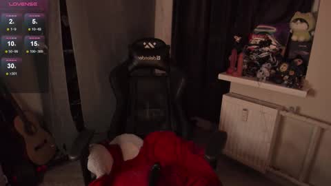 Ash online show from November 14, 2025, 7:12 pm