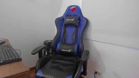 Snapshot of melany_arizaaa chatting on January 22, 2025, 10:05 pm melany_arizaaa online show from January 22, 2025, 10:05 pm