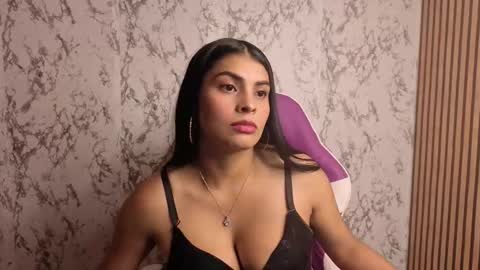 Snapshot of melany_ramirezz chatting on November 8, 2025, 2:45 am Melany follower online show from November 8, 2025, 2:45 am