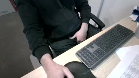 melbguy_075 online show from July 15, 2026, 6:51 am