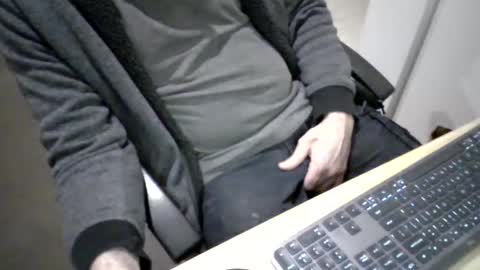 melbguy_075 online show from August 2, 2026, 10:25 am