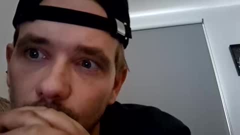 Snapshot of meldyl2020 chatting on November 6, 2025, 1:23 pm meldyl2020 online show from November 6, 2025, 1:23 pm